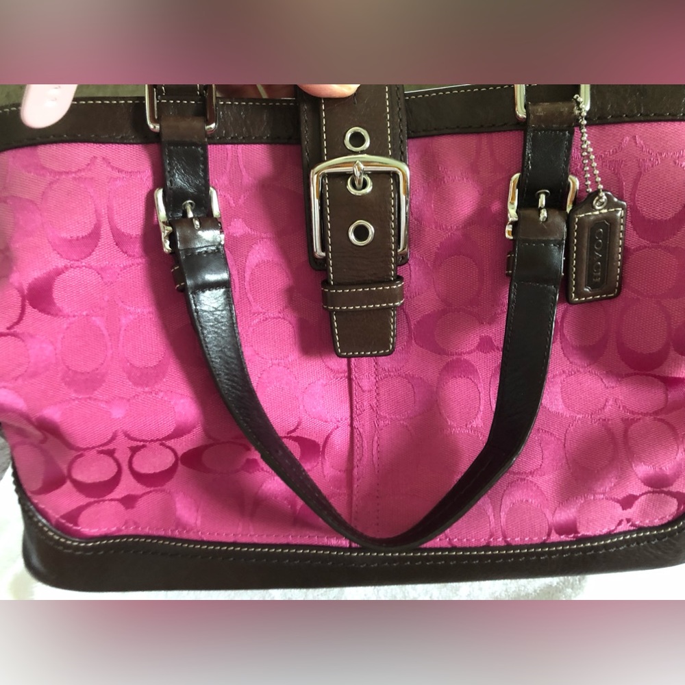 Barbie Pink Coach 👜